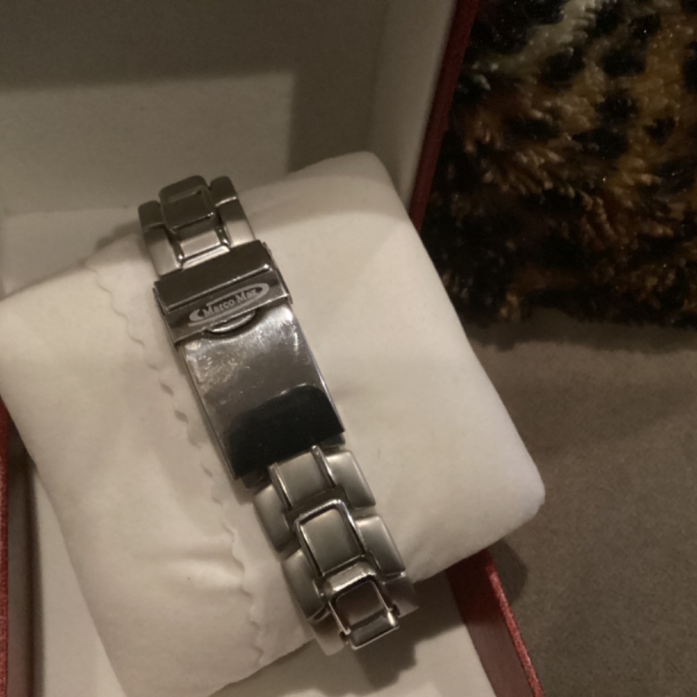Watch - Picture 5 of 6